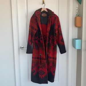 Woolrich, %100 wool, beautiful Native print, full length winter coat.